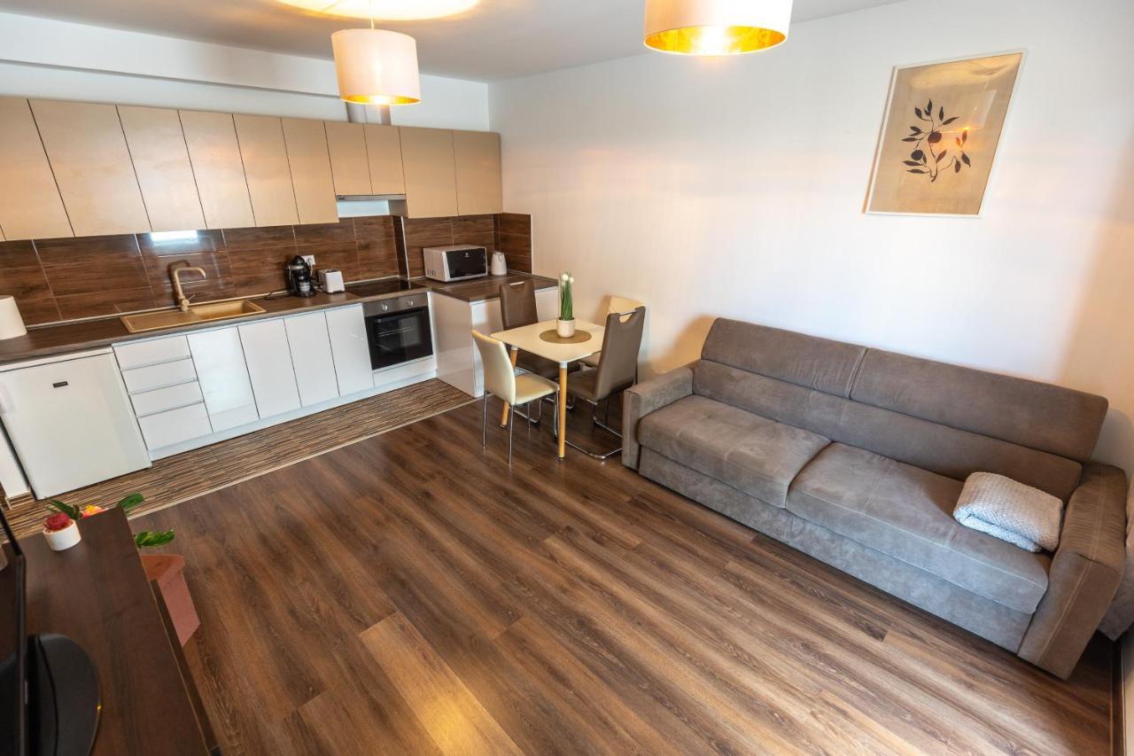 Leo Apartment บูดาเปสต์ ภายนอก รูปภาพ
