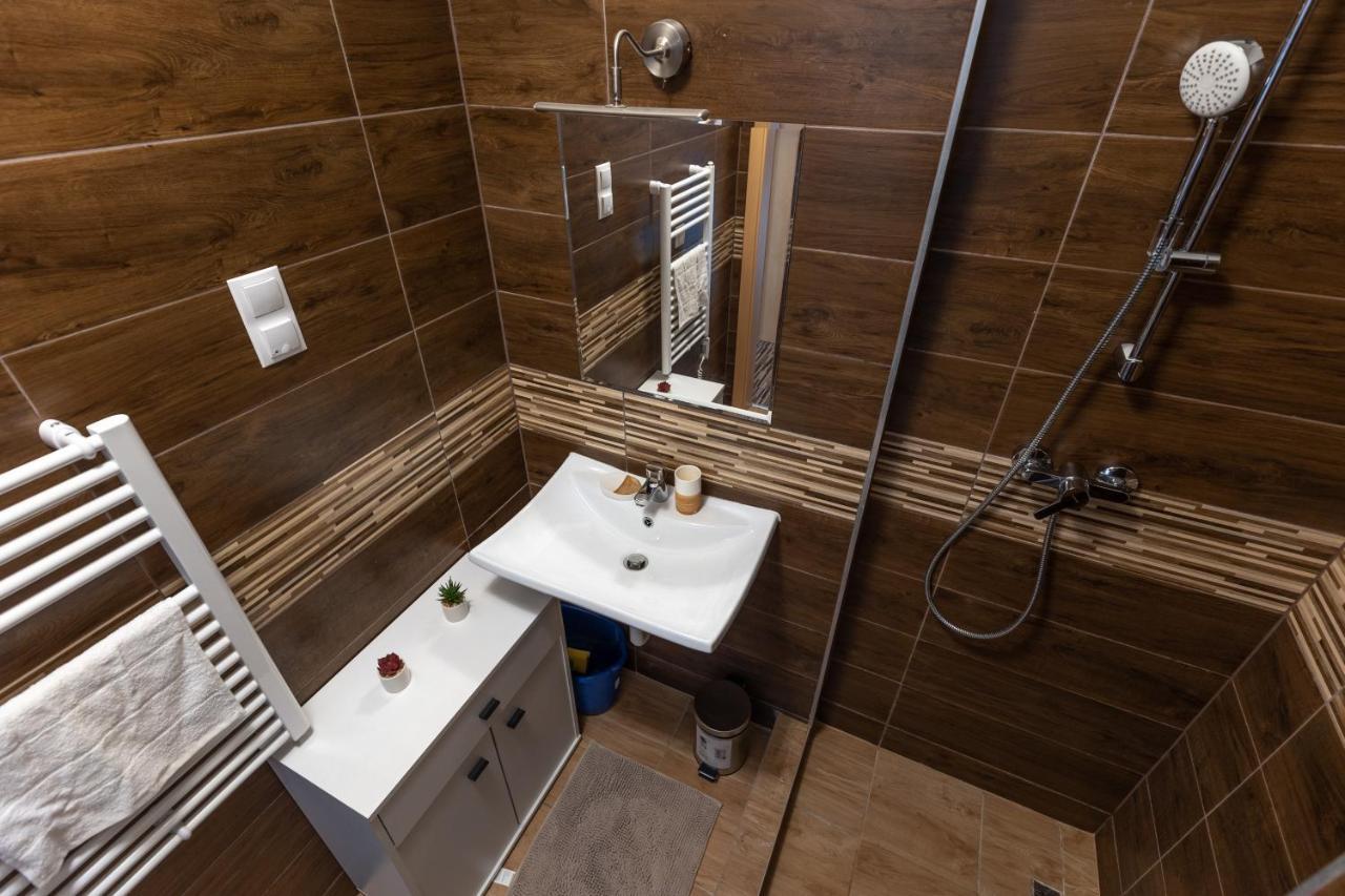 Leo Apartment บูดาเปสต์ ภายนอก รูปภาพ